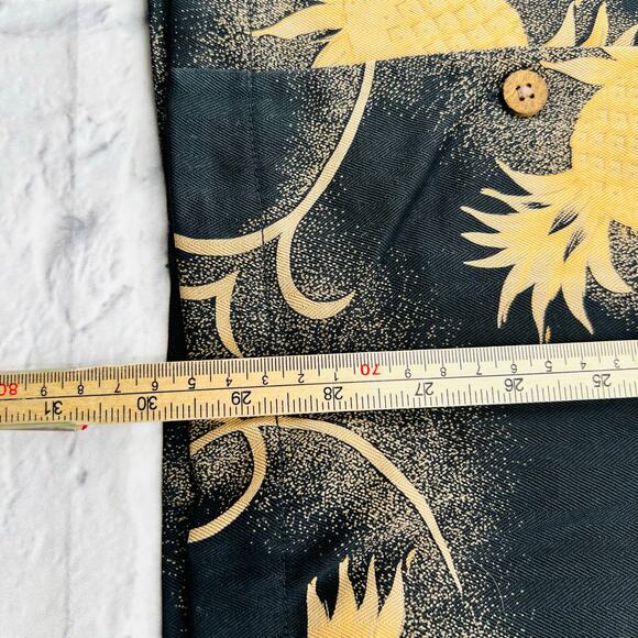 TOMMY BAHAMA Men's Camp Hawaiian Pineapple‎ Button Up Shirt Small Black/Tan - Picture 8 of 9